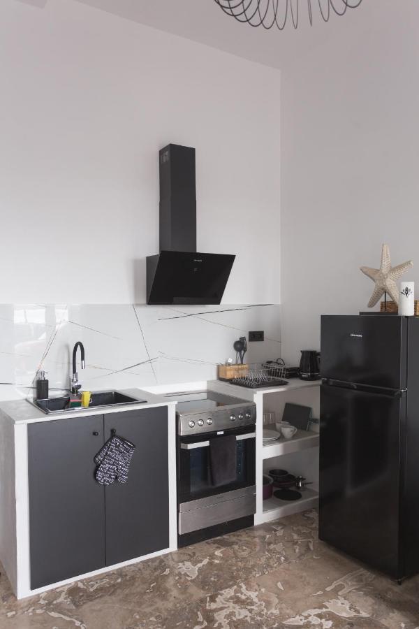 K Studios Каламата Екстериор снимка